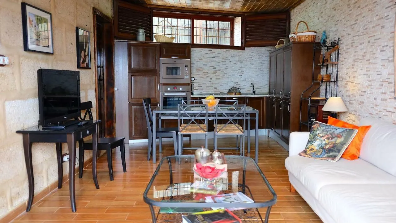 Casa en finca de uva con piscina privada, cubierta y climatizada La Degollada 0*,  España